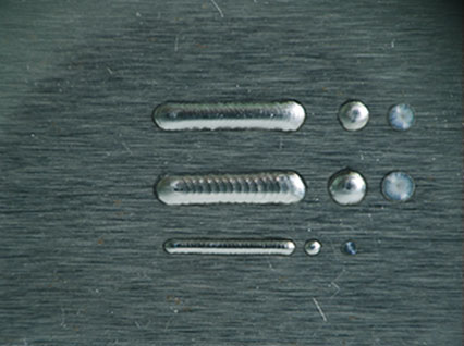 <a href='http://www.100ek.cn/product/3.htm' class='text_a'>模具激光焊機(jī)</a>修復(fù)鏡面模具效果